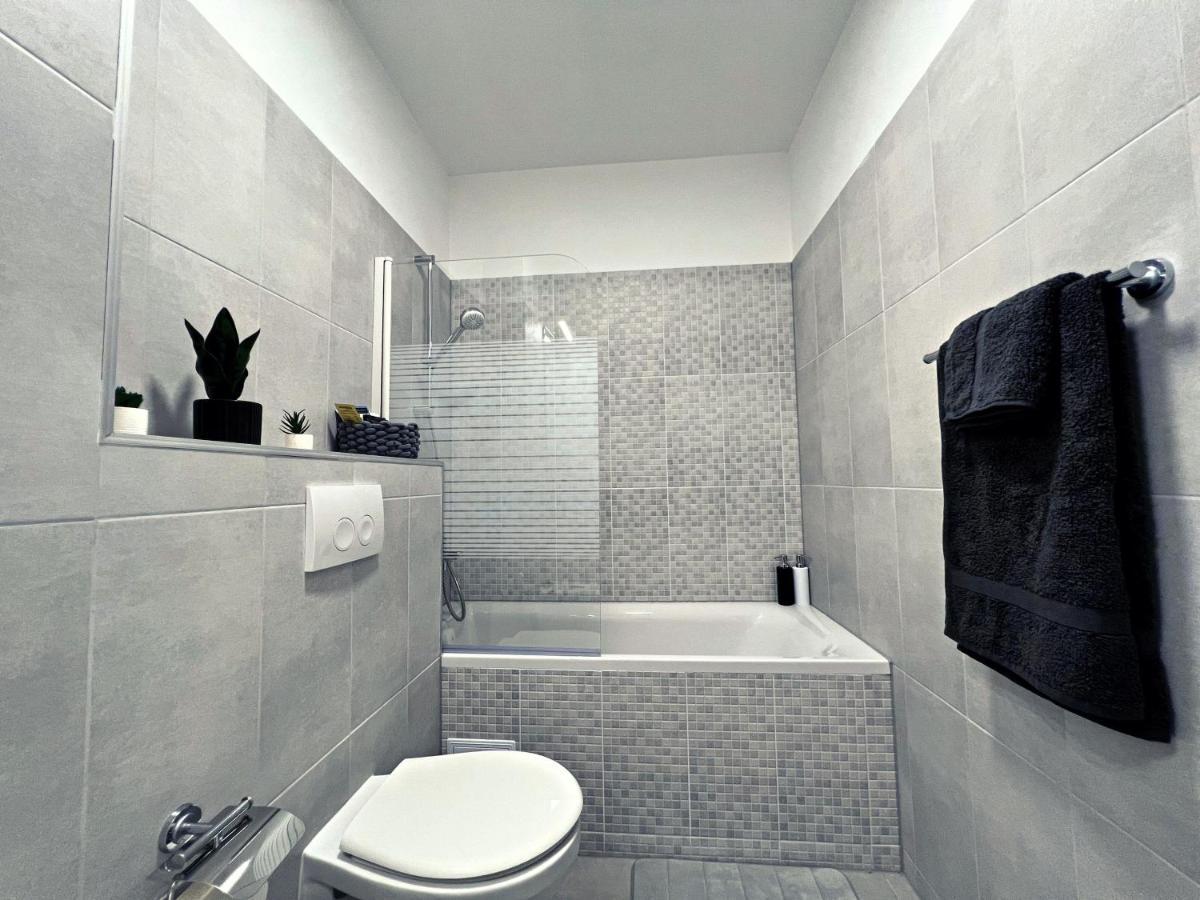 Panoramic Forest View Apartment Dumbravita  Extérieur photo