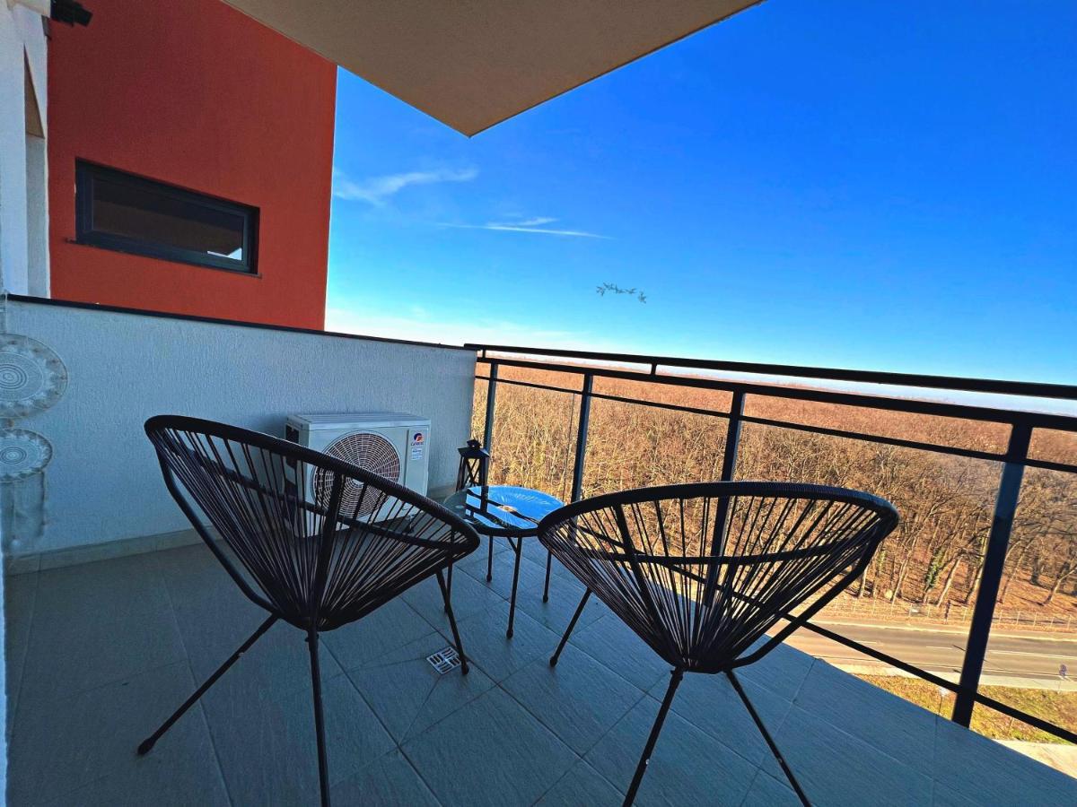 Panoramic Forest View Apartment Dumbravita  Extérieur photo